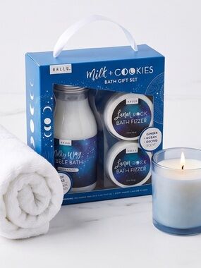 HALLU Milk + Cookies Bath Gift Set Milk Bubble Bath & Bath Fizzers NIB